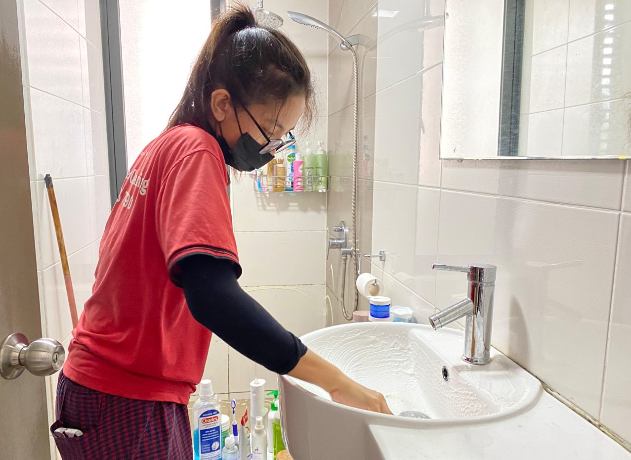 Ultra Cleaning specialist cleaning a bathroom in a Petaling Jaya home